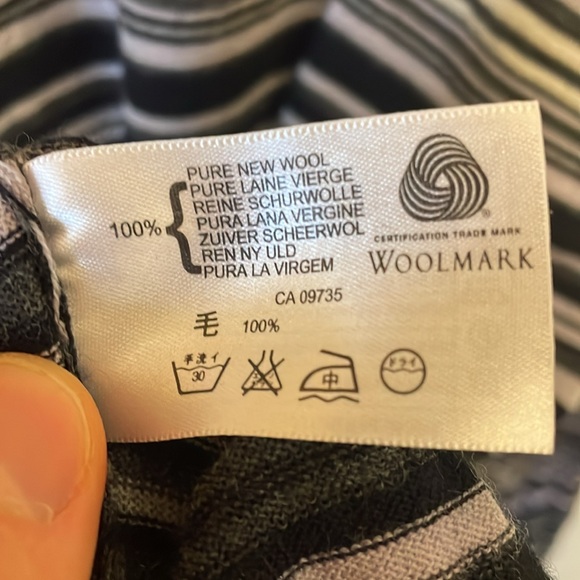 Paul Smith men’s large wool sweater. Excellent condition. - Picture 6 of 6